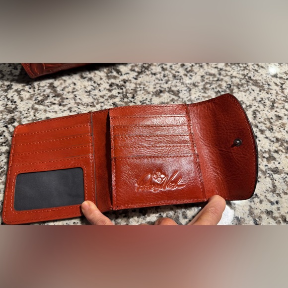 Patricia Nash Floral Embossed Leather Tote in Rich Ochre with matching wallet - Picture 7 of 11